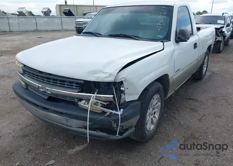 2001 Chevrolet Silverado 1500 из США, поврежденный, VIN 1GCEC14W01Z239000